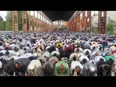 Мусульмане Турина Италия Курбан Байрам.