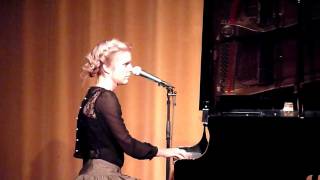 Agnes Obel - &quot;On Powdered Ground&quot; (Live at People&#39;s Place, Amsterdam, May 10th 2011) HQ