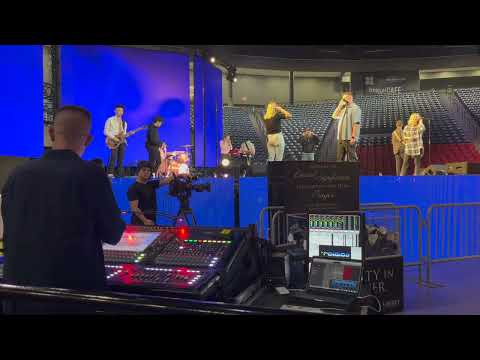 Drew: Soundcheck BTS at Monitors