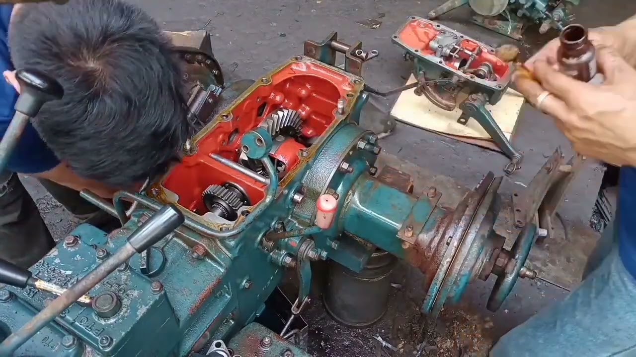 Convert automatic to manual,reconditioning kubota L2201 PART 2