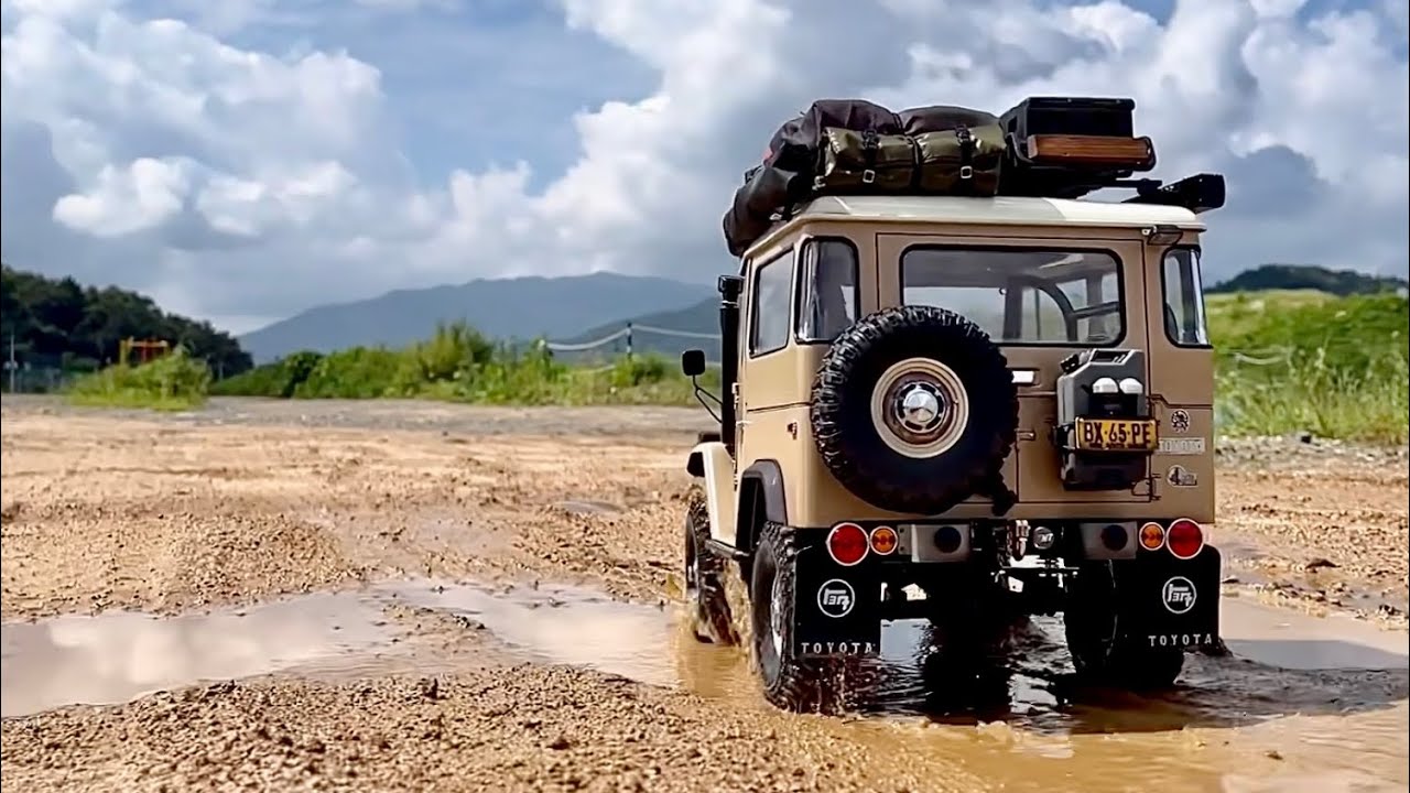 Toyota Land Cruiser FJ40 1/10 scale rc