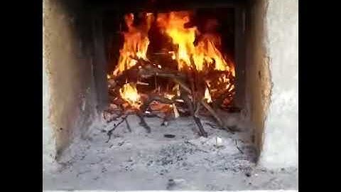 Taş fırın odun ateşinde  köy ekmeği (fırın yakılması)