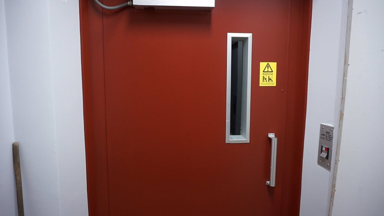 Machine Room Tour! Original 1978 DEVE holeless hydraulic elevator