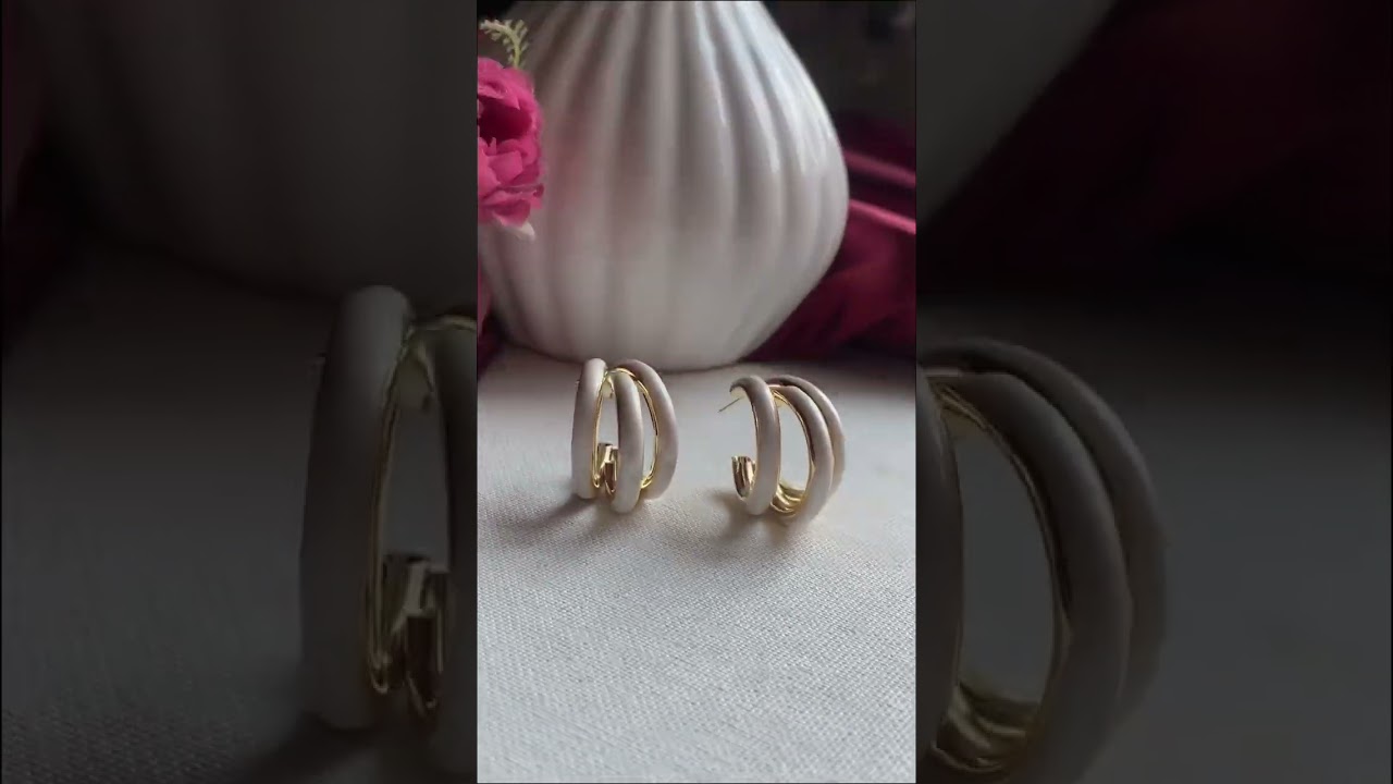 Introducing Triple tiny hoop earrings💚 