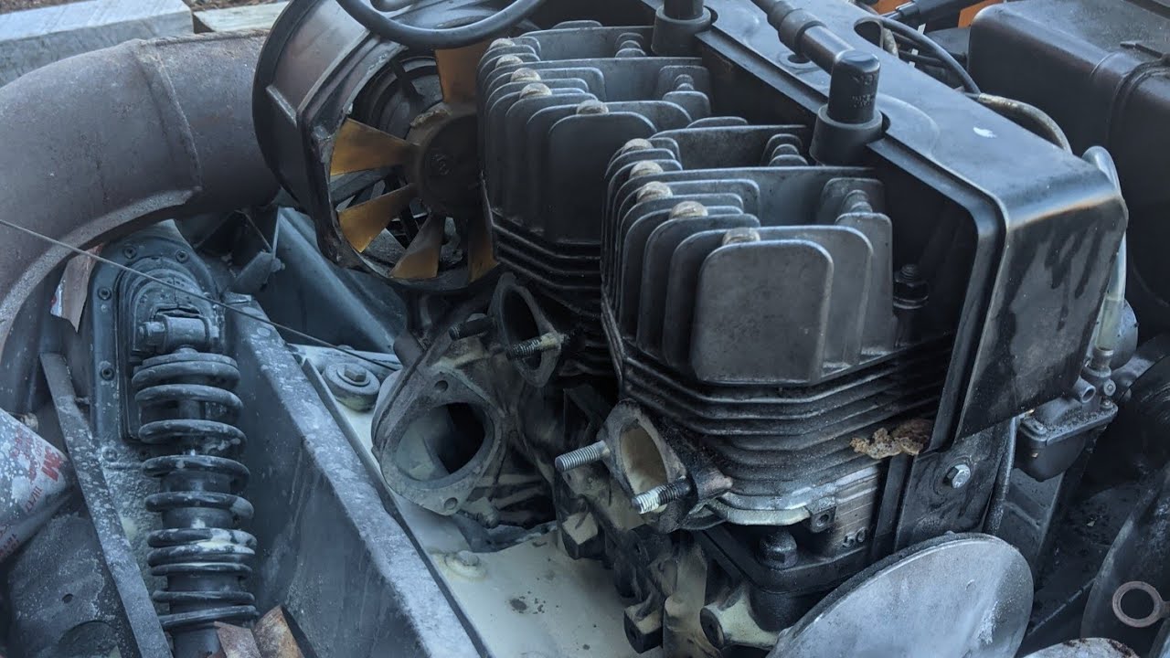 MY SNOWMOBILE MOTOR IS JUNK YouTube