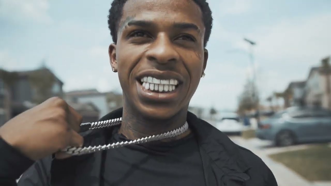 R4 - SHAWTY (OFFICIAL MUSIC VIDEO) - YouTube