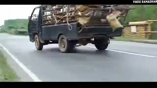 story' wa L300 oleng parah~muatan lebih auto oleng