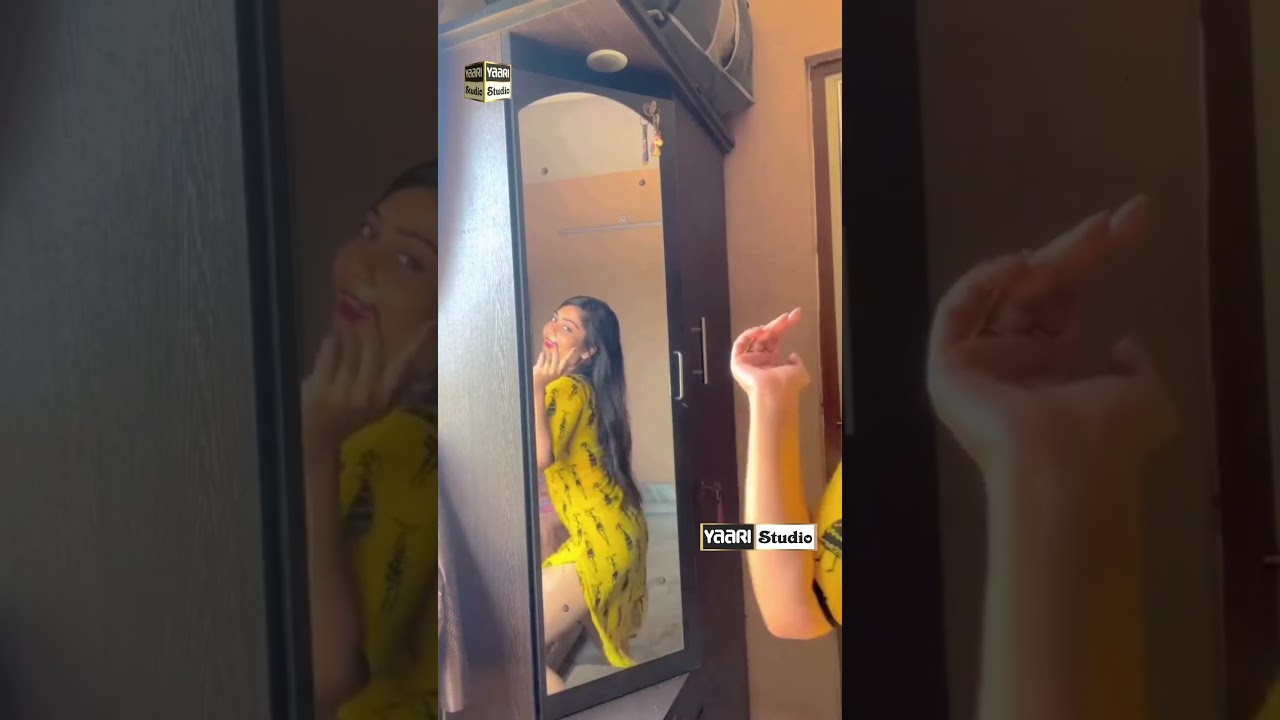 Catwalk wali teri chal Yaari Shorts 