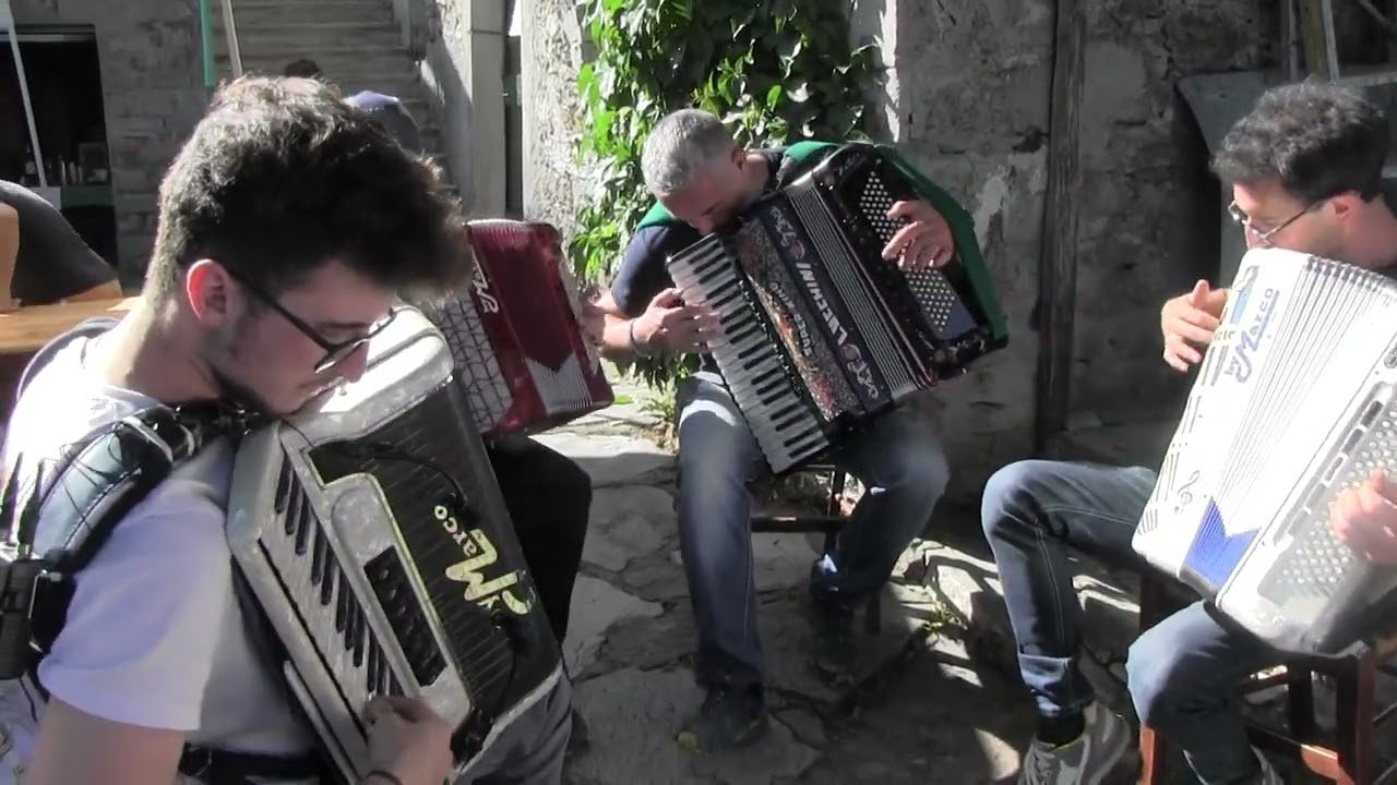 SE  BATTE  U  GRAN     FISARMONICHE    DELLA    VAL  d' AVETO