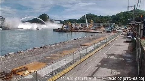 Terrible tragedy: Taiwan bridge collapse caught on camera