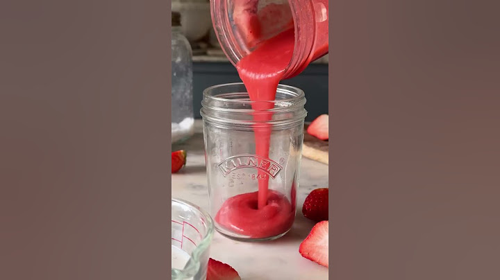 *YUMMIEST* KOREAN STRAWBERRY MILK AT HOME #shorts