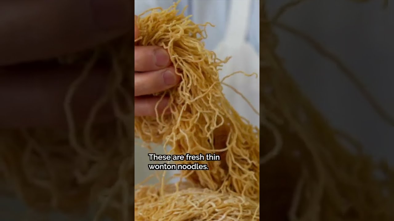 🍜 The Key to the BOUNCIEST Wonton Noodles #Shorts