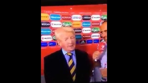 Gordon Strachan Storms Out Of Interview.