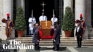 Pilgrims and the powerful come together for Pope Francis’s funeral