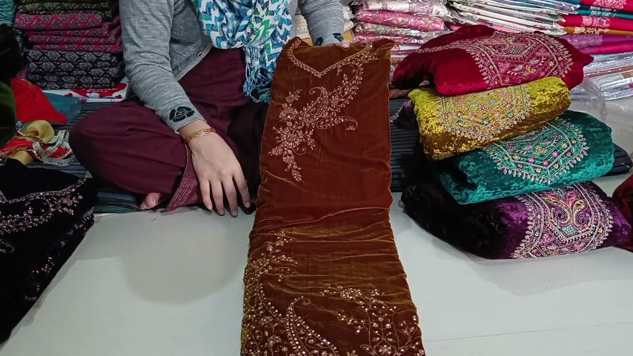 Velvet ke suit ♥️ 9518642914 ♥️