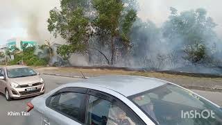 Kebakaran Lalang di belakang Tesco Mergong