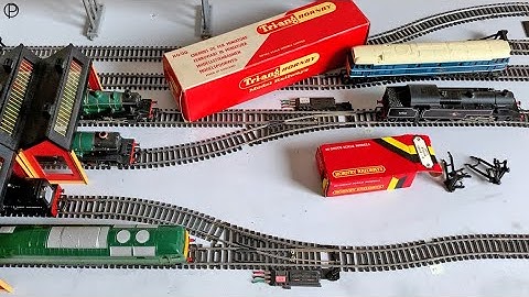 Tri-ang Hornby R.357B Class 31 plus track & points leading off turntable finally wired up!