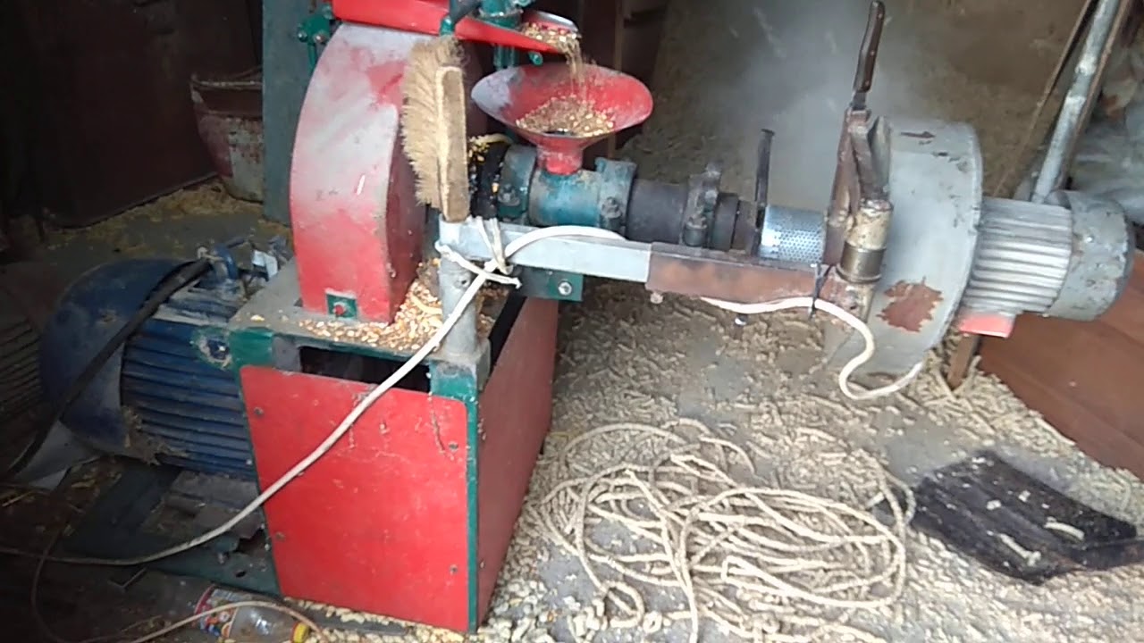 Как делают кукурузные палочки - YouTube