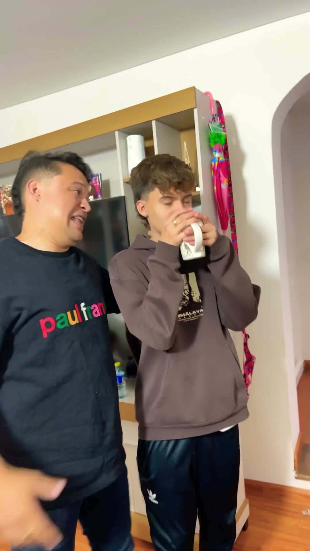 PADRES LATINOS ( como son tus padres ?) #humor #cosasdefamilia #comedia #shortviral