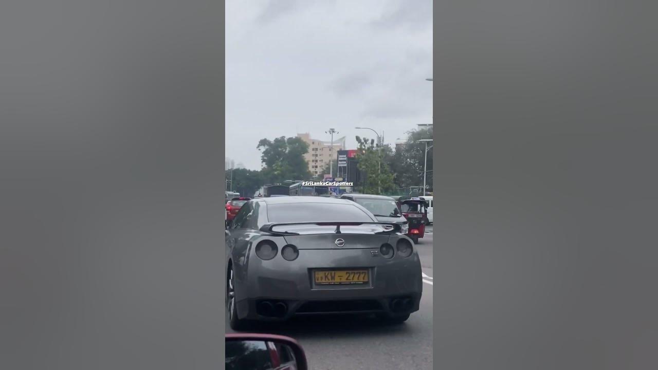 nissan-gt-r-mean-while-me-after-seeing-that-confuesd-unga