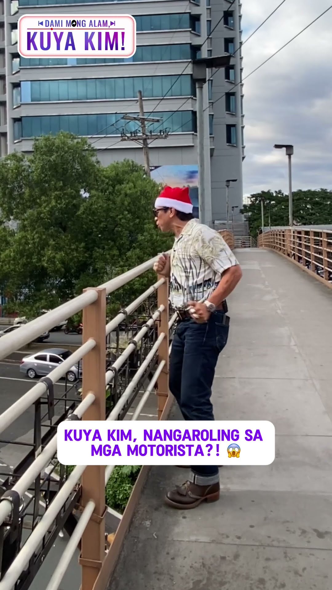 Kuya Kim, nangaroling sa mga motorista | Dami Mong Alam, Kuya Kim!