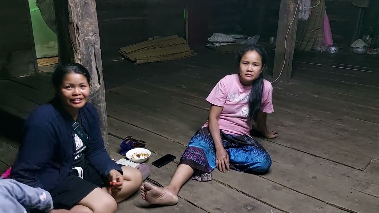 แม่บ่าวรุ่งกลับมาทั้งจ่อยทั้งดำถามเป็นจังได๋ไปทำงานสิกลับไปทำงานอีกบ่