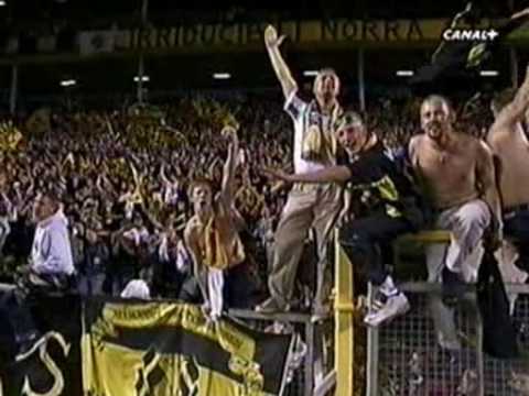 RÃ¥sunda fotbollstadion i Solna den 25 augusti 1999 infÃ¶r 31 112 Ã¥skÃ¥dare. AIK mot Grekiska AEK i den avgÃ¶rande kvalmatchen till Champions League. HÃ¤r ser vi slutskedet av matchen och det stora segerjublet pÃ¥ RÃ¥sunda. Intervjuer med spelare och ledare i AIK.