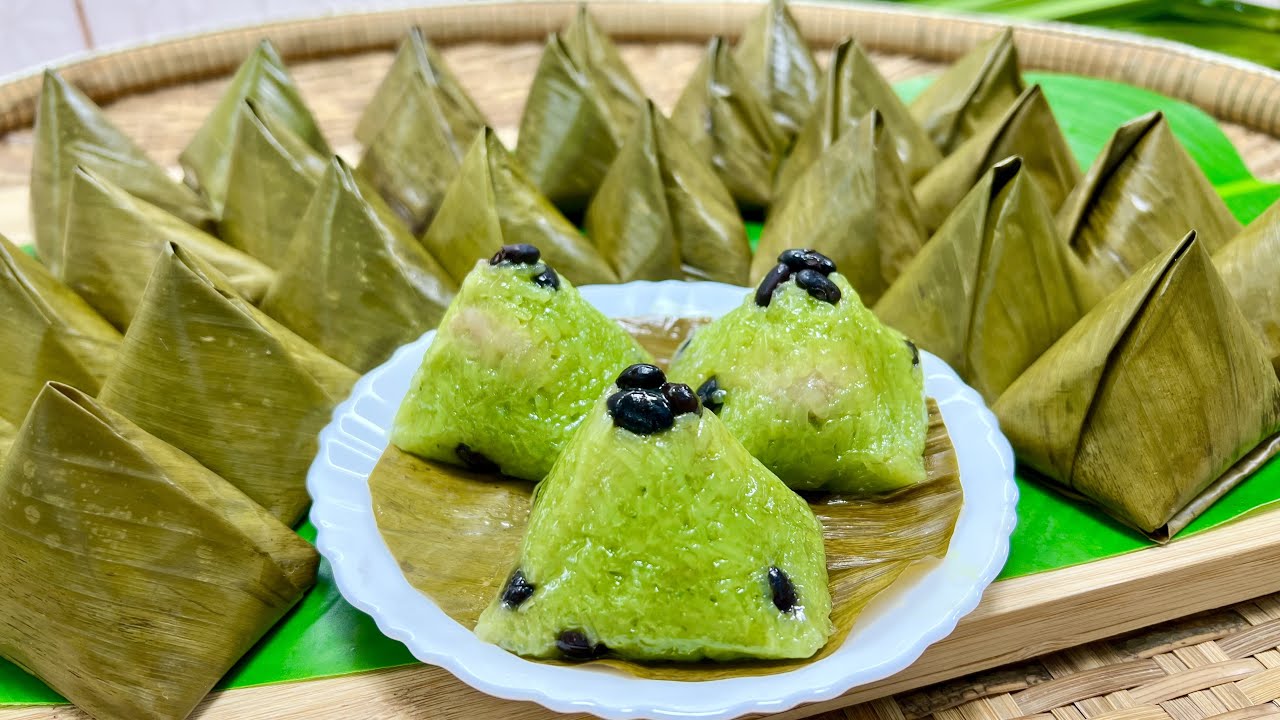 ข้าวต้มผัดใบเตยห่อแบบขนมเทียน ไส้กล้วยถั่วดำ วิธีห่อให้แหลมสวยดีไม่มีหลุด