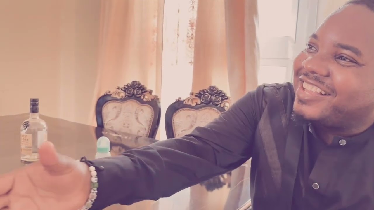 SUPER DONGMO   La ménagère