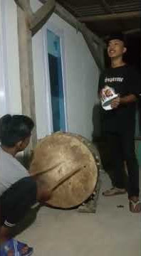 Wayae Wayae saur ora saur sak karep mu seng peteng aku wes gugah saur ora saur sak karepmu