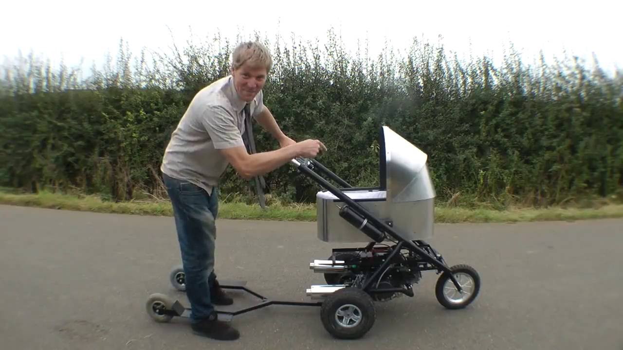 Самодельная коляска. Colin Furze коляска. Коляску Колина Фюрза. Детская коляска с мотором. Детская коляска с моторчиком.