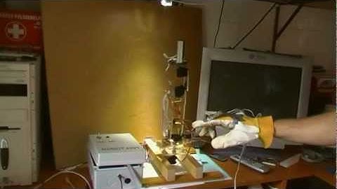 Experiment with flex sensors and robot arm