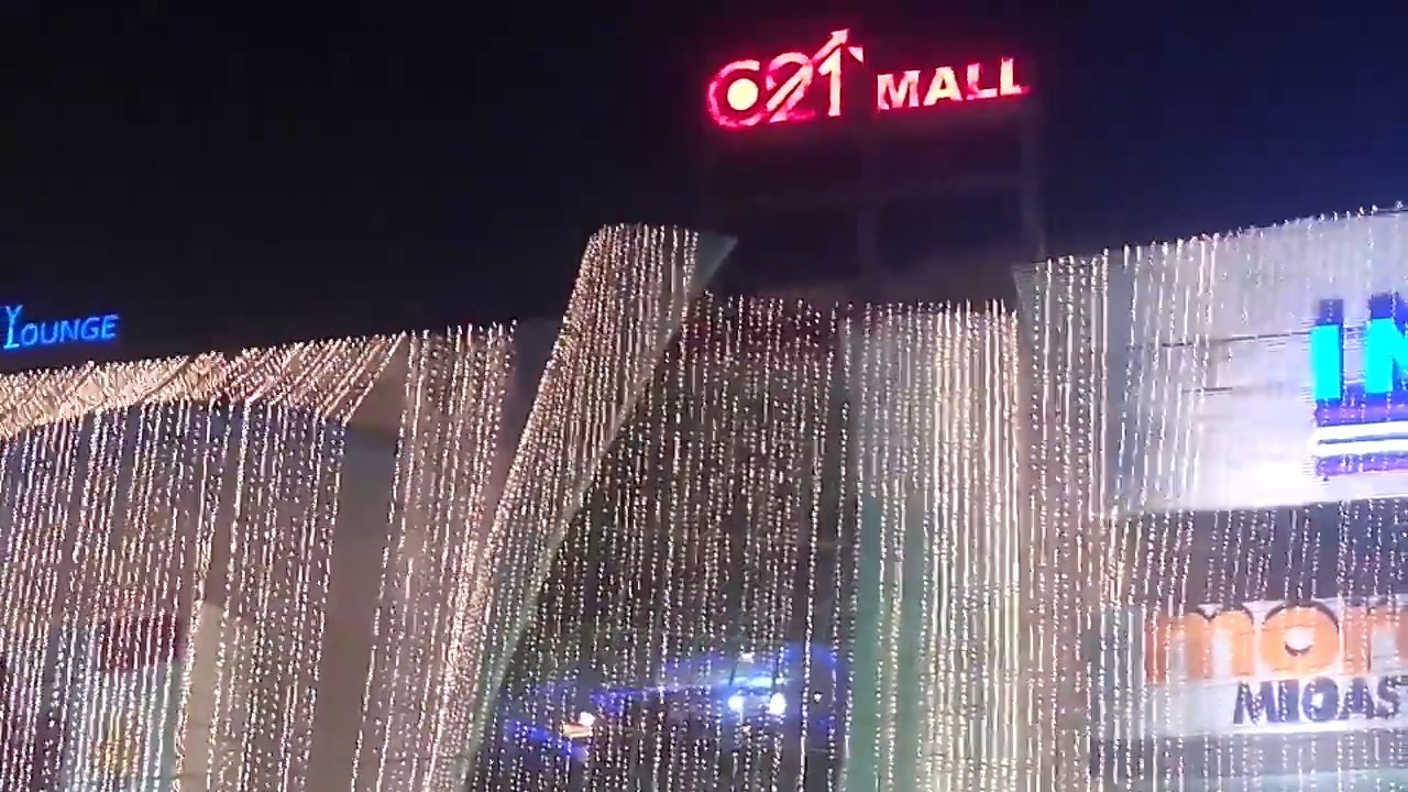 "features & benefits" holiday led lighting Shopping Malls Decoration with Amazing Lights 2017 - Christmas