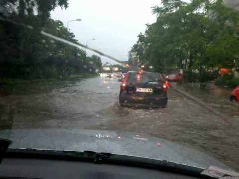Timisoara Imagini Din Masina Pe Ploaie Youtube