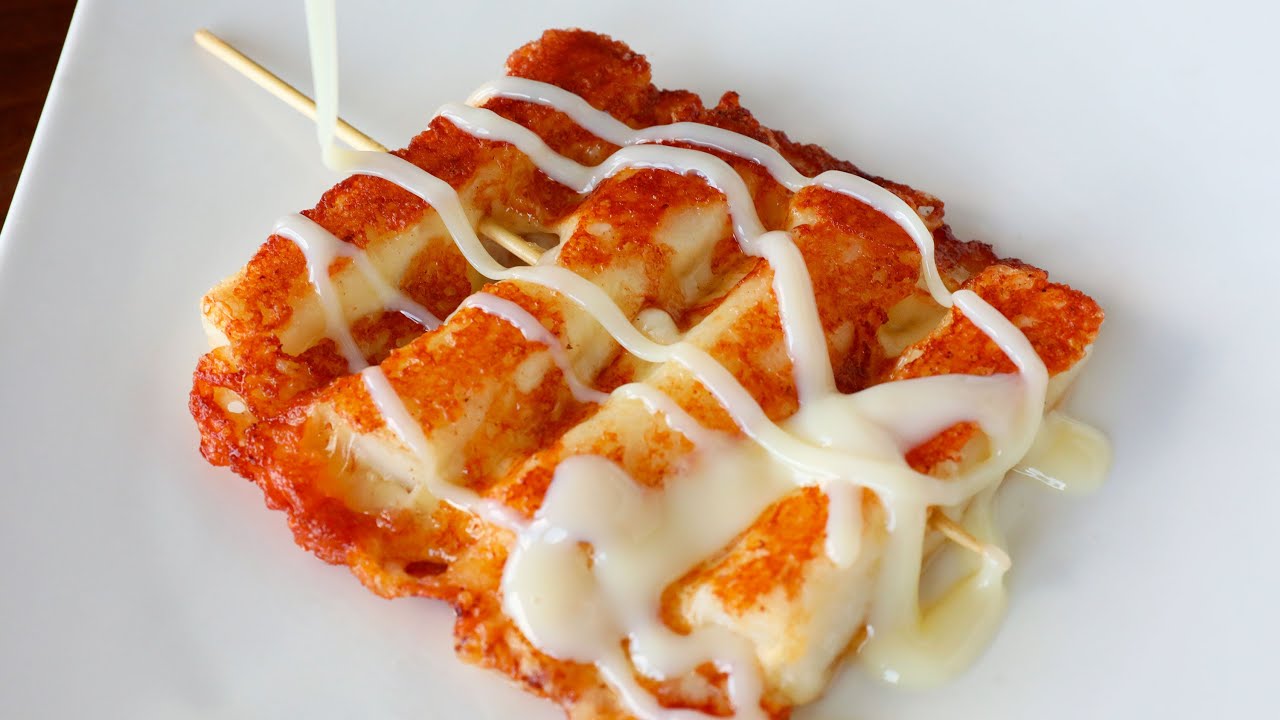 Grilled cheese & rice cake skewers (Cheese-tteok-kkochi: 치즈떡꼬치) recipe by  Maangchi