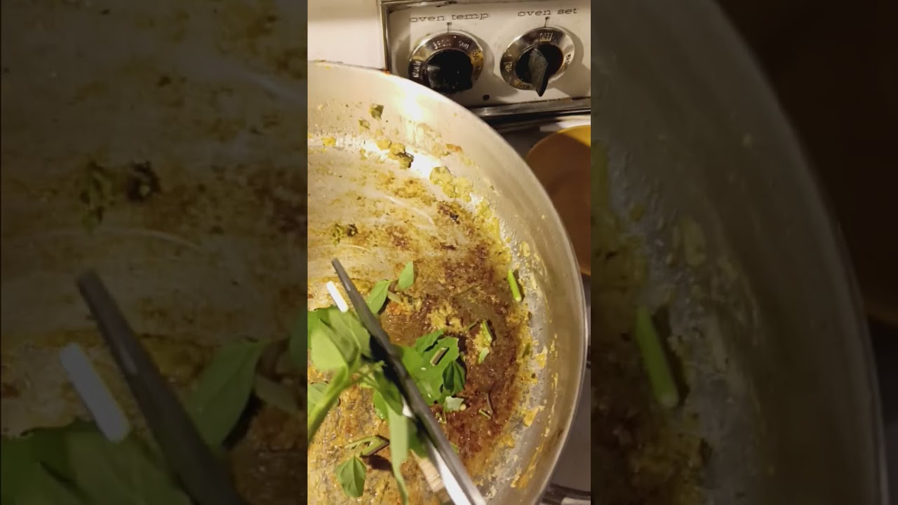 Free food, ¡nflationproof, delicious & nutricious ßackyard ßudget stetcher=lambs quarter ♥️& mint 😋