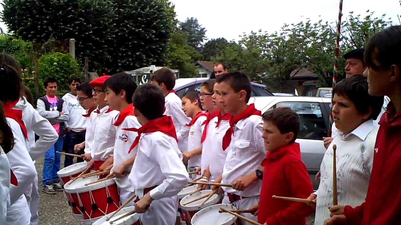 Hasparren, tanborada mai 2013