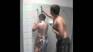 Gordo Troll - Trollar É Uma Arte Trollando No Banho.avi