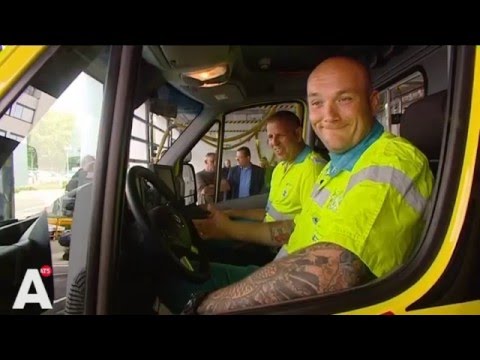 Personeel blij met nieuwe ambulances in Amsterdam