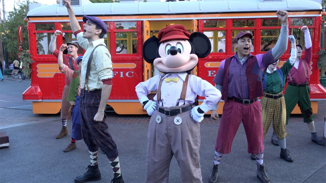 ºoº カリフォルニア アナハイム ディズニーランド レッド トロリー ニュースボーイズ With ミッキー Disneyland Red Car Trolley News Boys Youtube