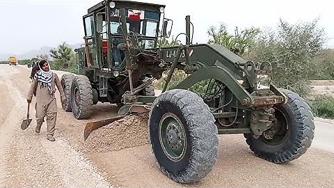 Wonderful Liugong Cat Grader Spreading Gravel Techniques Foundation Activities Building Roads