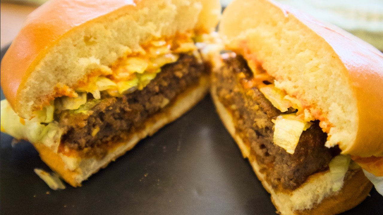 ULTIMATE K-FOOD! BULGOGI BURGER! (불고기 버거)