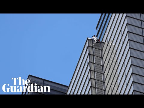 Alain Robert: the 'French Spiderman' strikes again