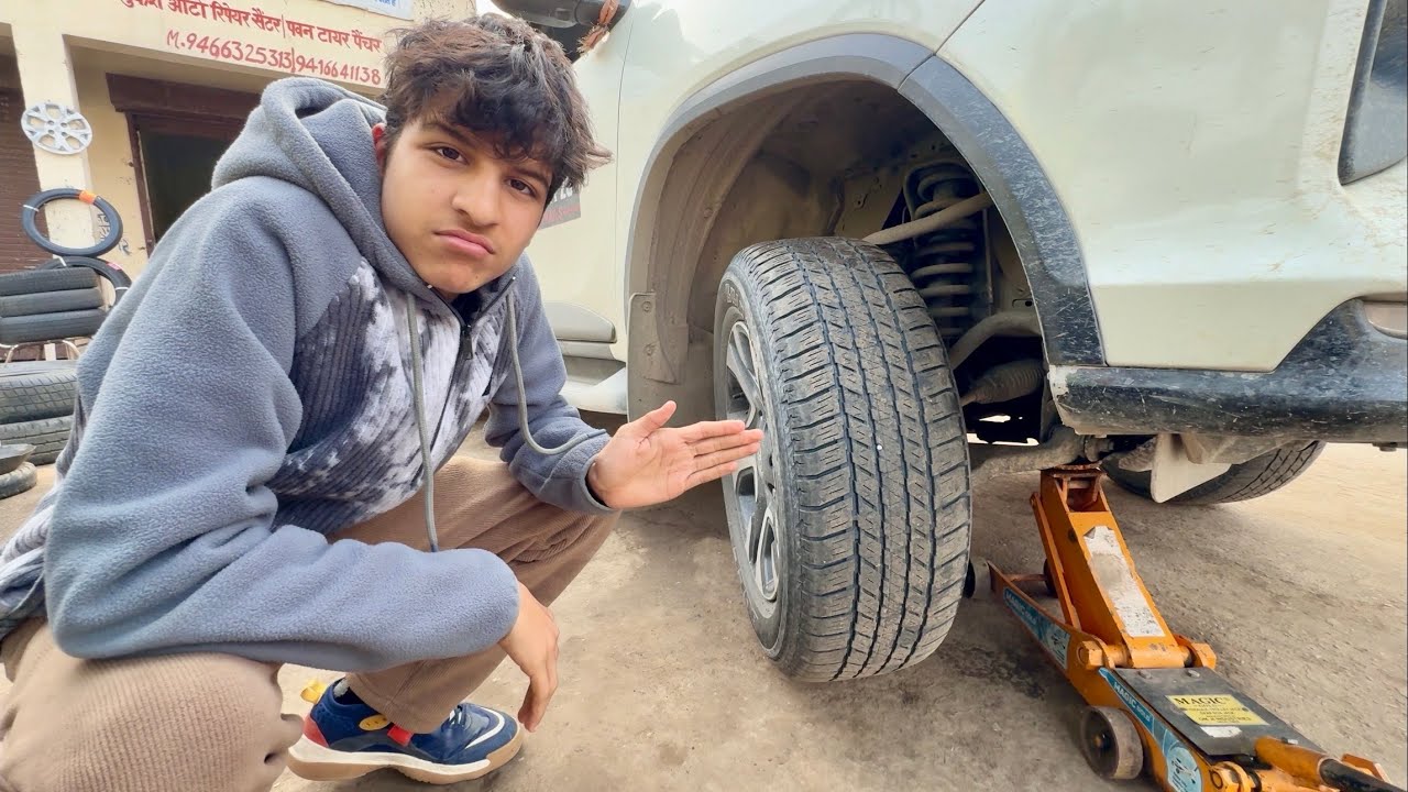 Ye kya Hogya Fortuner Ko 😞 Raste Mein