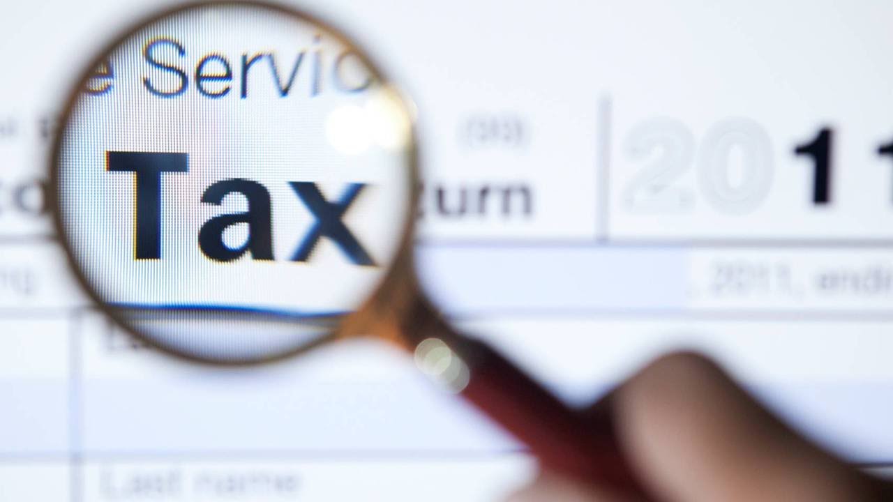 Stop! Don’t Close the Books on 2015 Before Making These Tax Maneuvers Stop! Don’t Close the Books on 2015 Before Making These Tax Maneuvers