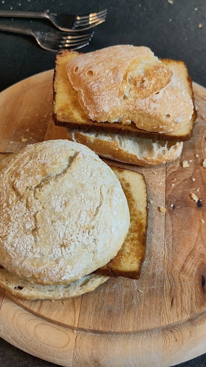 Tofu-'Leberkäse'-Semmel mit Senf #vegan #brötchen