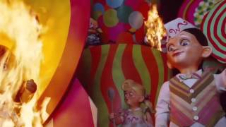 Karlík a továrna na čokoládu - Wonka's Welcome Song (Movie and Soundtrack Versions)