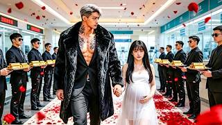 💥Elevator malfunctions! Tough female doctor timid, hides in CEO's arms—His Cold Heart Melted! screenshot 4