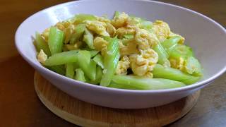 Stirfry Celery with Eggs | 蒜香芹菜炒鸡蛋