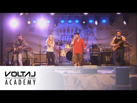 VOLTAJ ACADEMY Get Lucky (Cover)